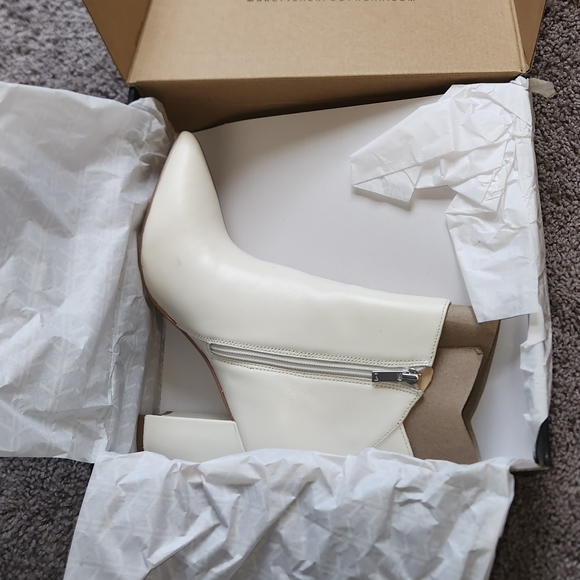 Marc Fisher Ulani Pointy Toe Bootie Sz 8 - Picture 3 of 4